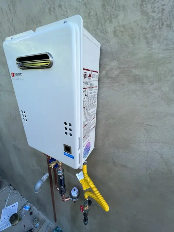Tankless water heater installation for Lakewood Hills homes